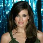 [Picture of Idina Menzel]