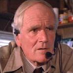 [Picture of Desmond Llewelyn]