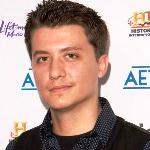 [Picture of Ryan Buell]