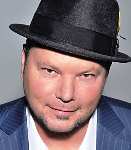 [Picture of Christopher Cross]