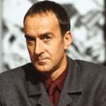 [Picture of Angus Deayton]
