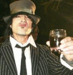 [Picture of Tommy Lee]