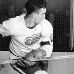 [Picture of Ted Lindsay]