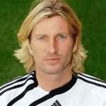 [Picture of Robbie Savage]