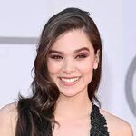 [Picture of Hailee Steinfeld]